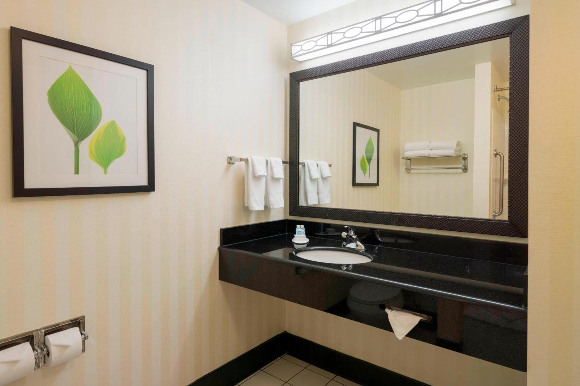 Fairfield Inn & Suites Huntingdon Raystown Lake Exterior photo